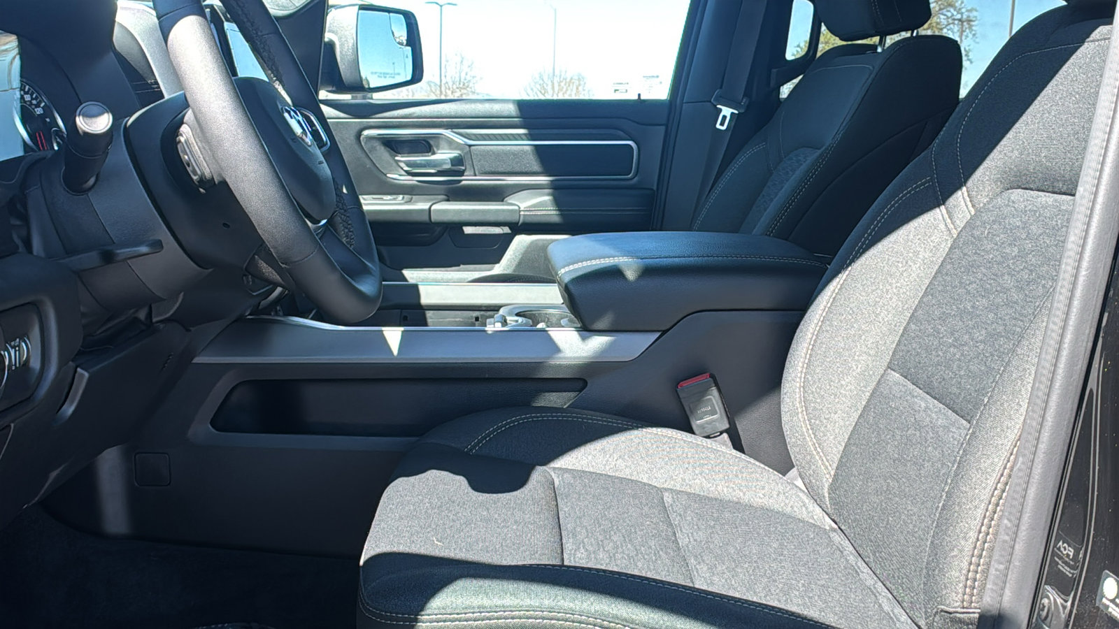 Used 2025 RAM 1500 Big Horn AWD/4WD image 23