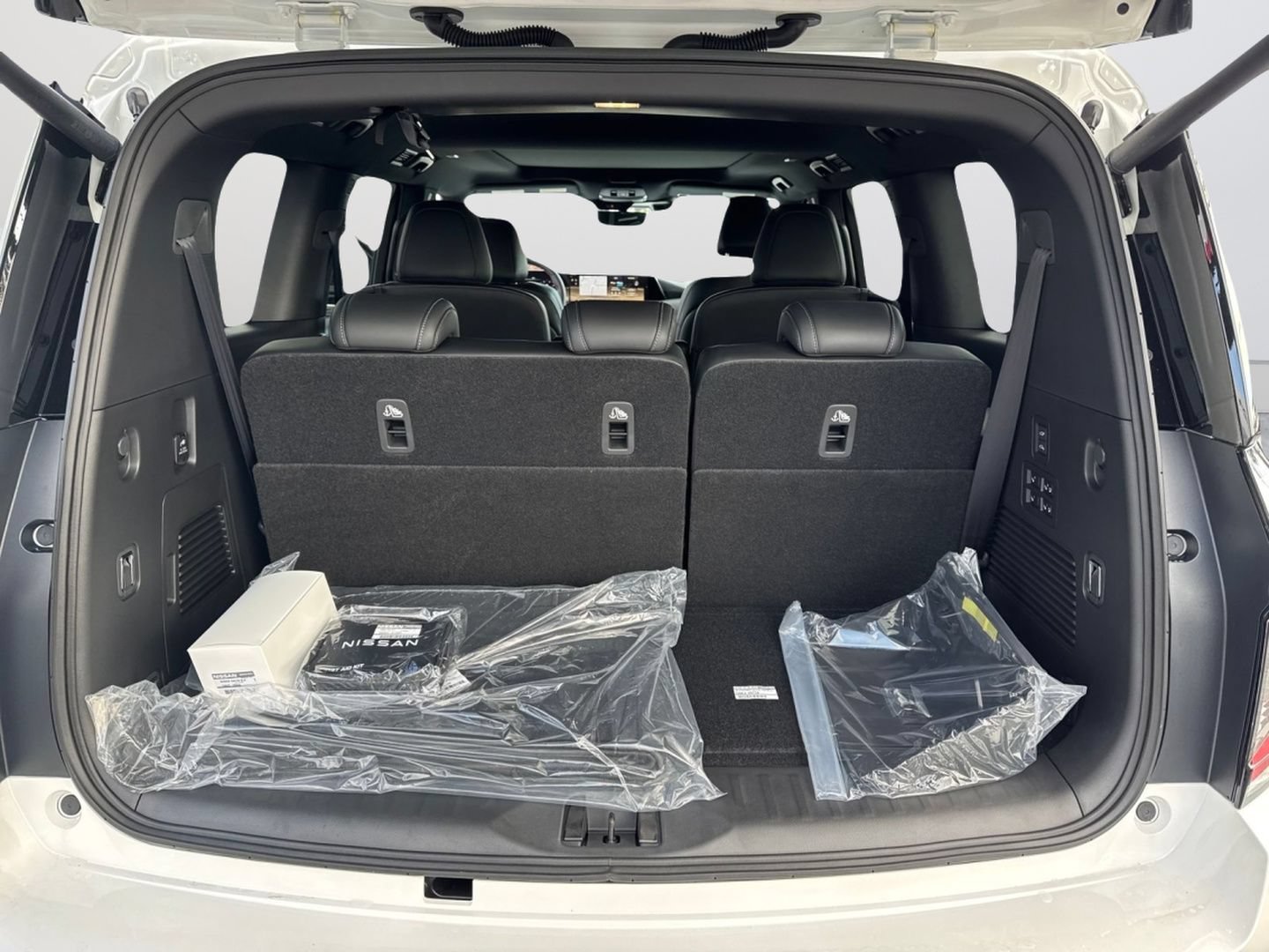New 2026 Nissan Armada PRO-4X AWD/4WD image 32