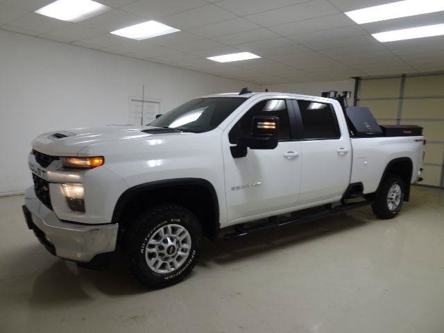 Used 2022 Chevrolet Silverado 2500 LT w/ Convenience Package AWD/4WD image 3
