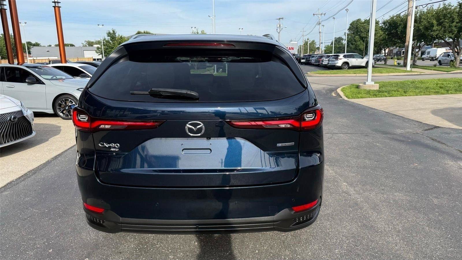 Used 2025 MAZDA CX-90 3.3 Turbo w/ Preferred Package AWD/4WD image 4