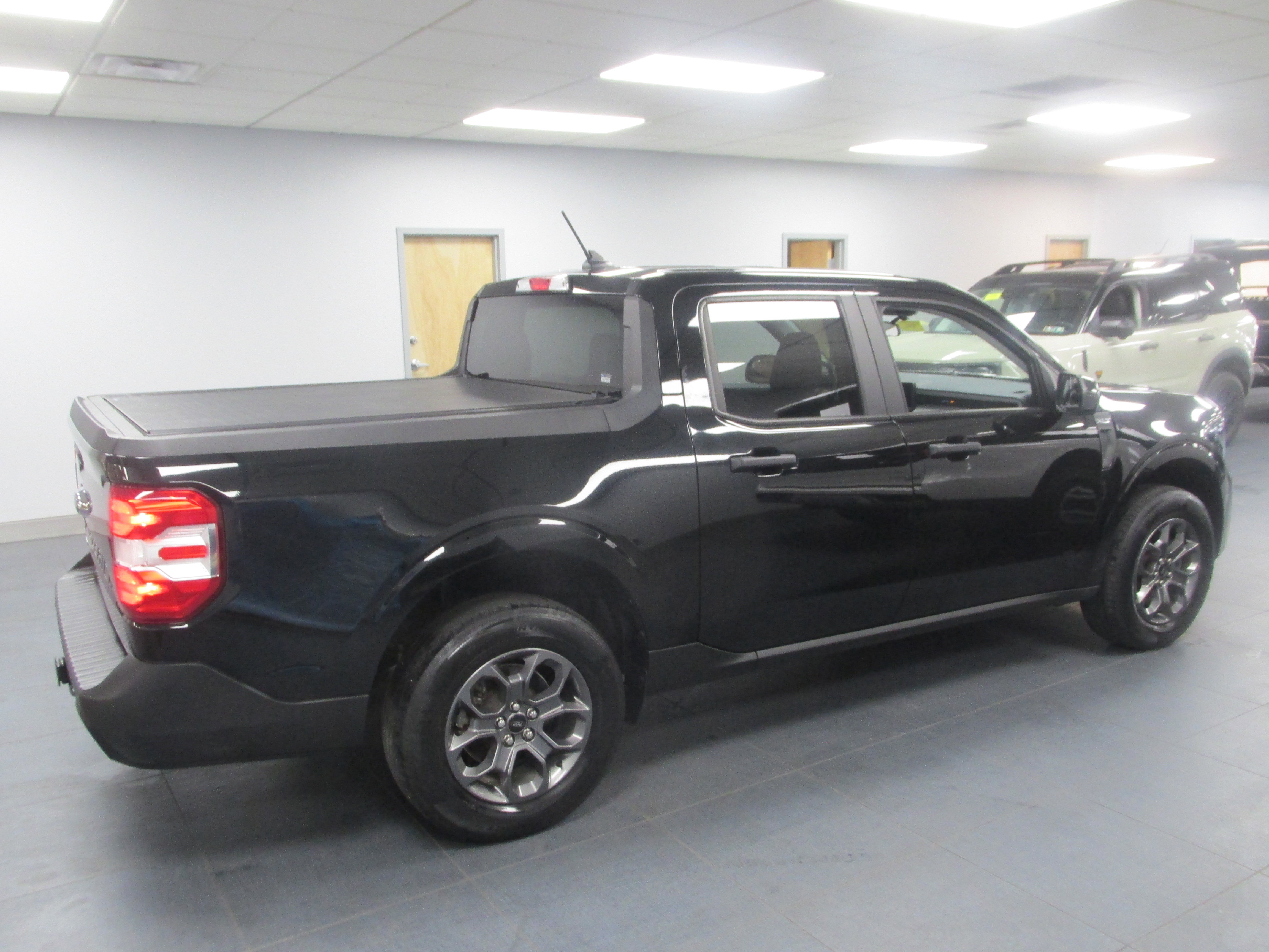 Used 2022 Ford Maverick XLT w/ XLT Luxury Package image 4