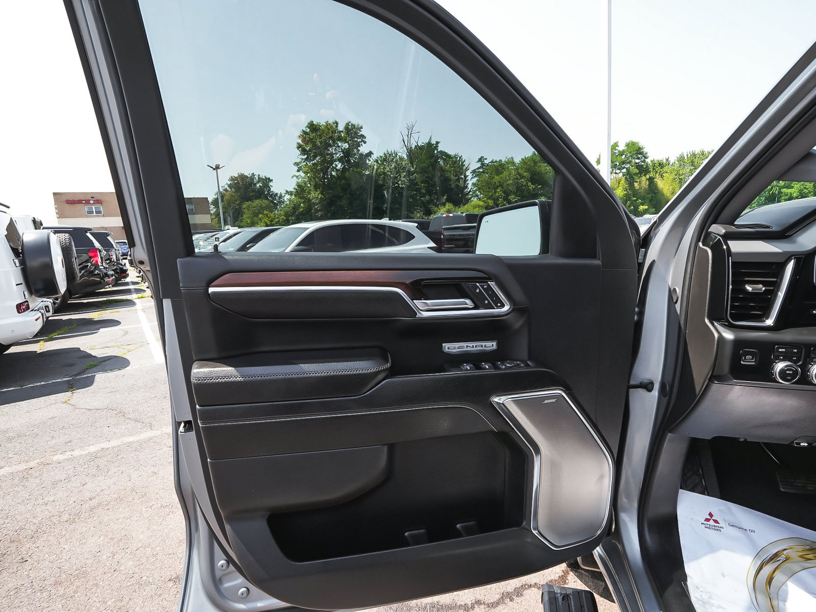 Used 2024 GMC Sierra 1500 Denali AWD/4WD image 10