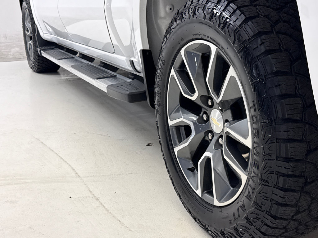 Used 2023 Chevrolet Silverado 1500 LT w/ Z71 Off-Road Package AWD/4WD image 11