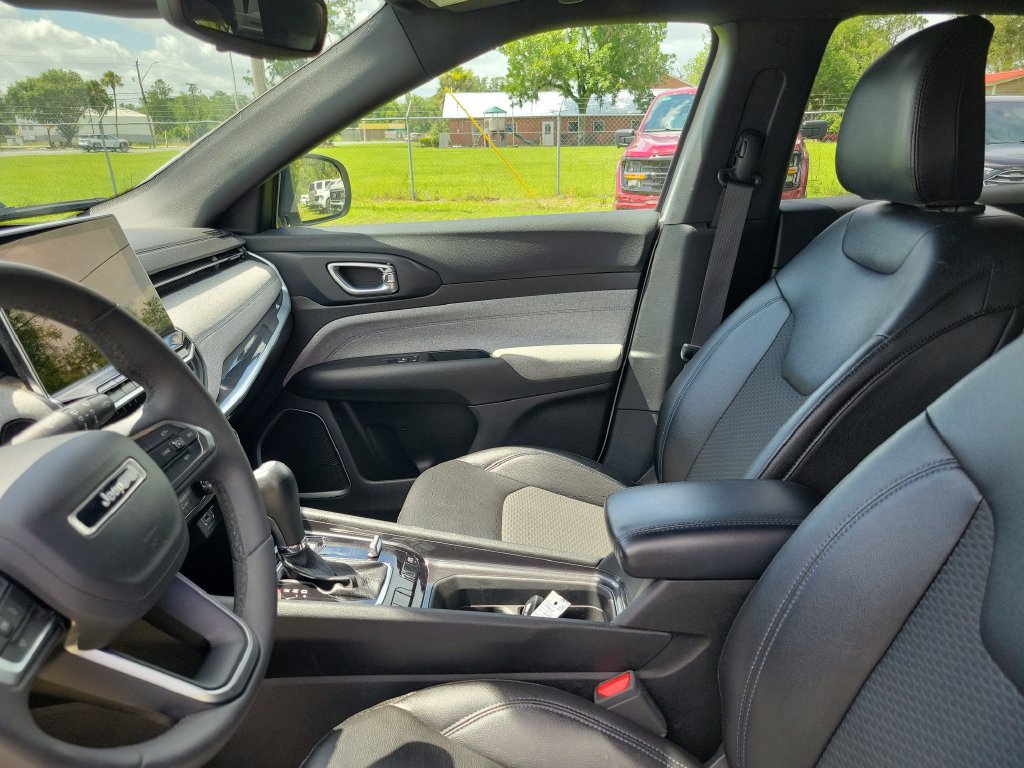 Used 2024 Jeep Compass Latitude AWD/4WD image 20