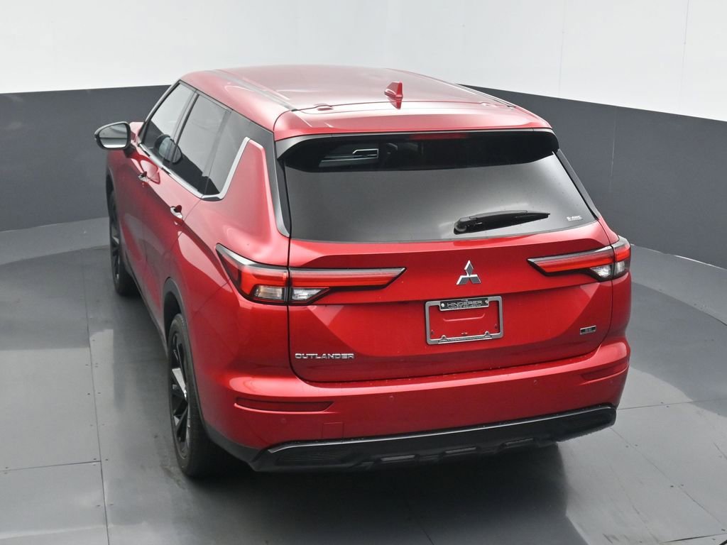 Used 2023 Mitsubishi Outlander SE image 18