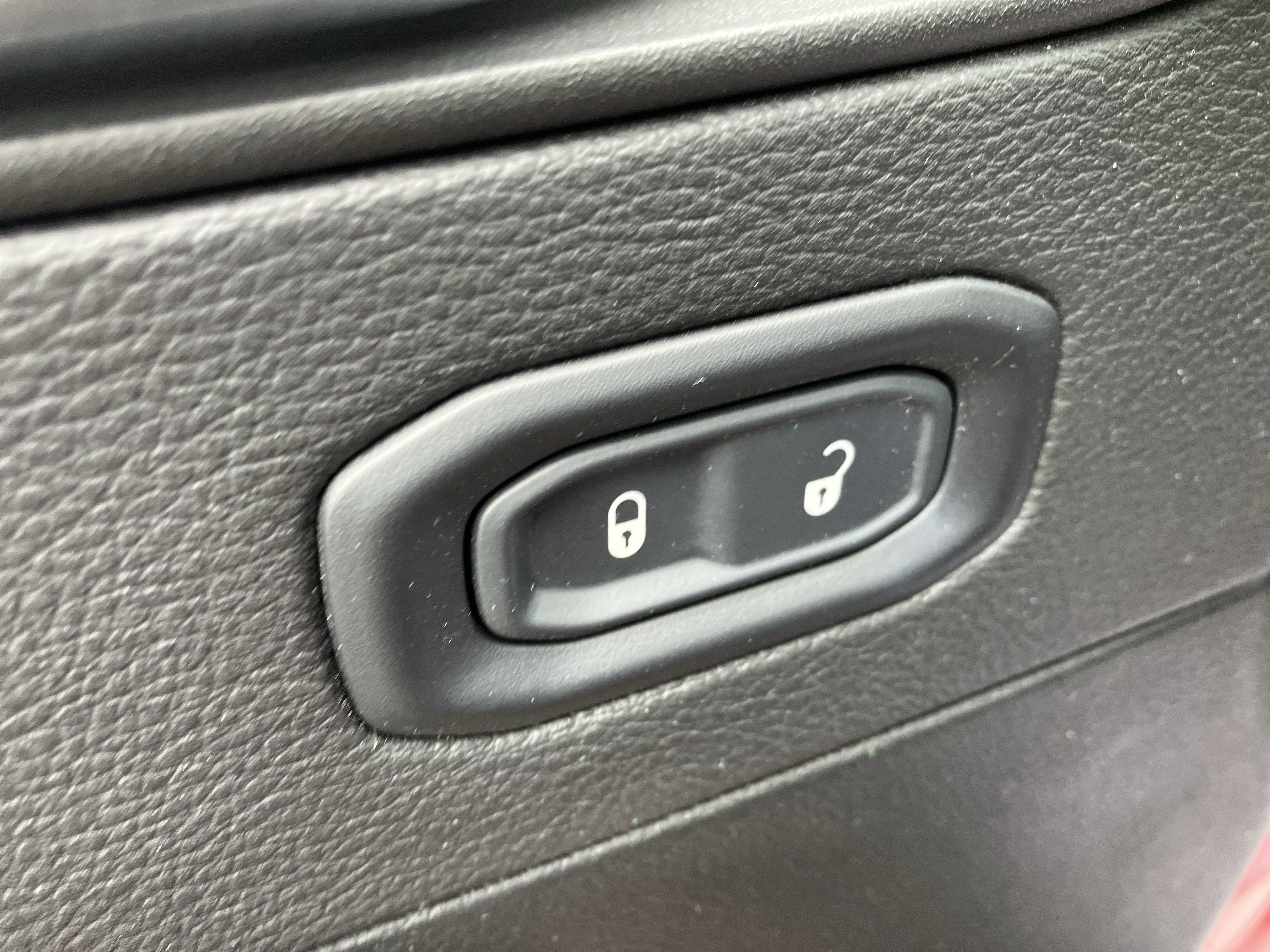 Used 2022 Jeep Gladiator Rubicon w/ LED Lighting Group AWD/4WD image 16