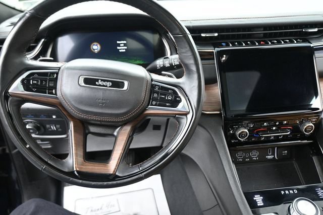 Used 2022 Jeep Grand Cherokee Summit w/ Luxury Tech Group V AWD/4WD image 34