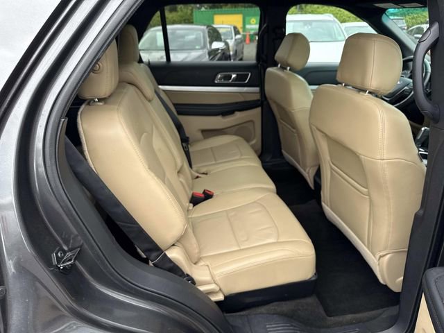 Used 2016 Ford Explorer XLT w/ Equipment Group 202A AWD/4WD image 11