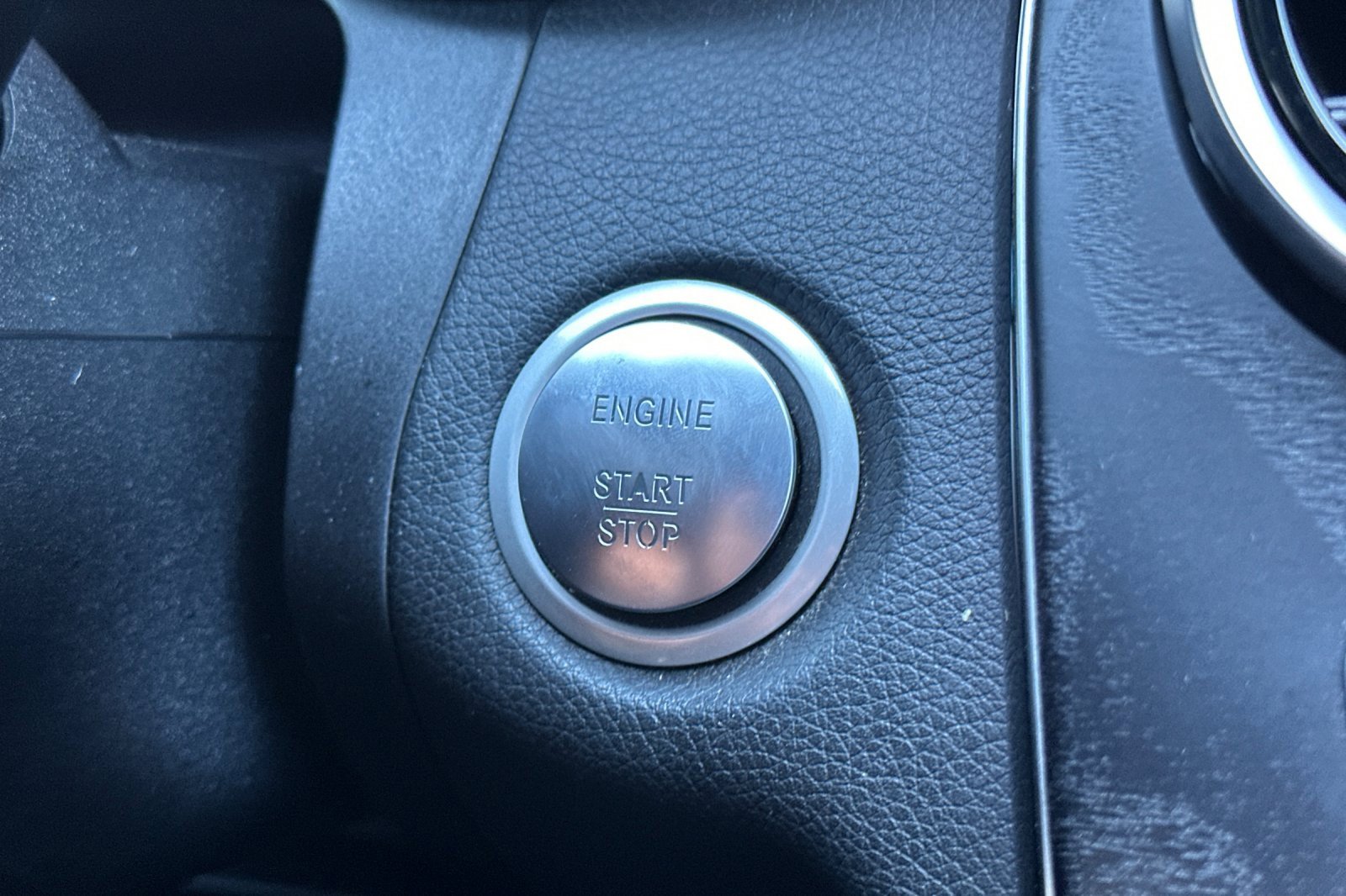 Used 2018 Mercedes-Benz C 300 Sedan image 28