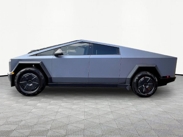 Used 2024 Tesla Cybertruck AWD Crew Cab image 4