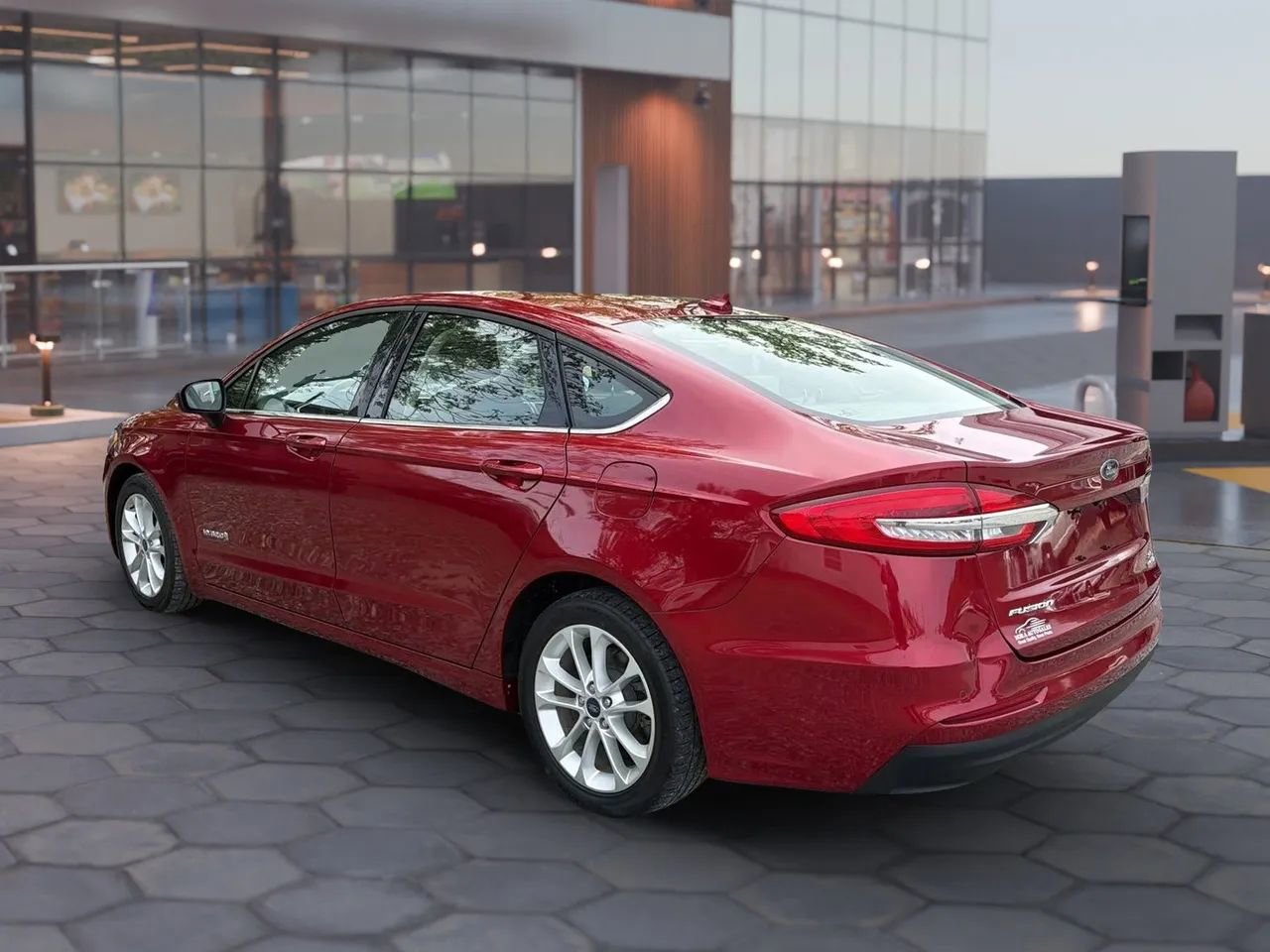 Used 2019 Ford Fusion SE image 6
