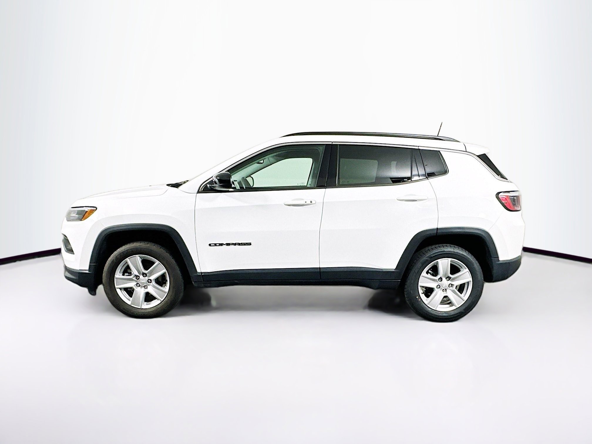 Used 2022 Jeep Compass Latitude w/ Convenience Group AWD/4WD image 4