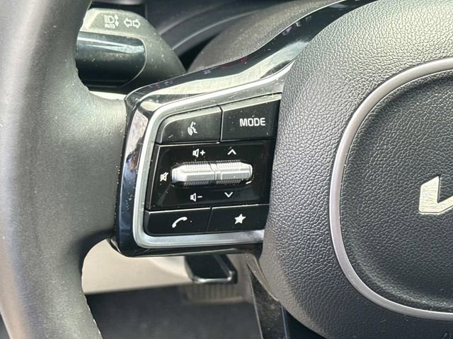 Used 2024 Kia Carnival LX FWD image 28