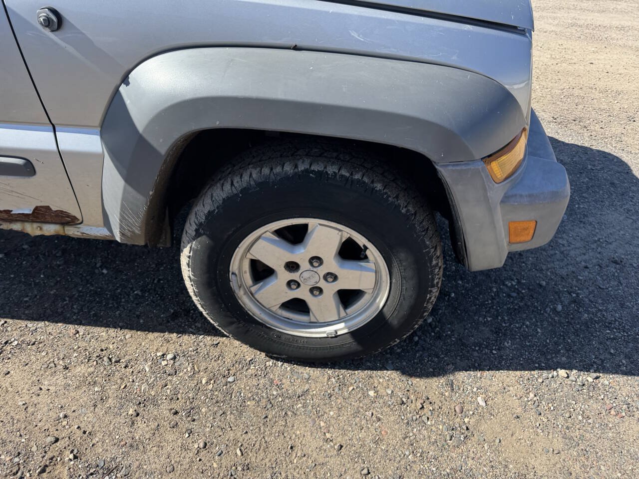Used 2005 Jeep Liberty Sport AWD/4WD image 12
