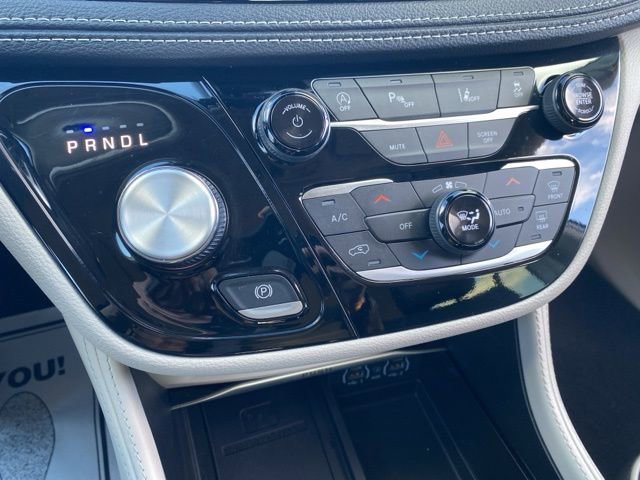 Used 2024 Chrysler Pacifica Limited image 49