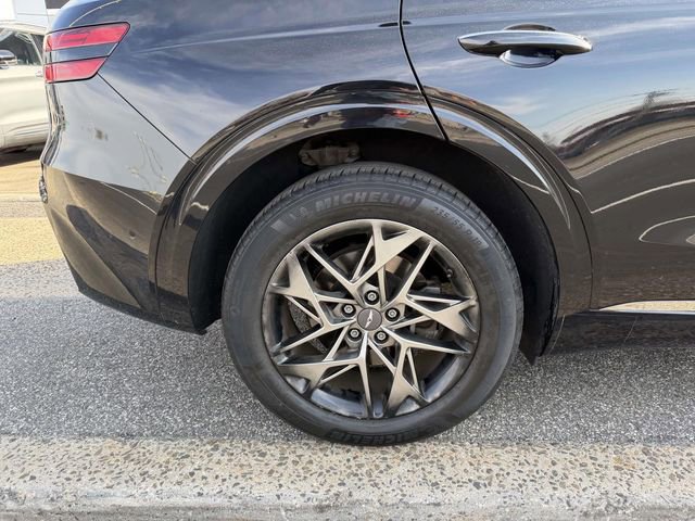 Used 2022 Genesis GV70 2.5T w/ Advanced Package image 6