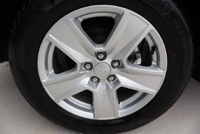 Used 2022 Jeep Compass Latitude FWD image 42