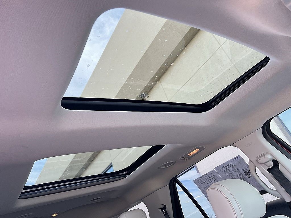 Used 2016 Ford Explorer Platinum image 31