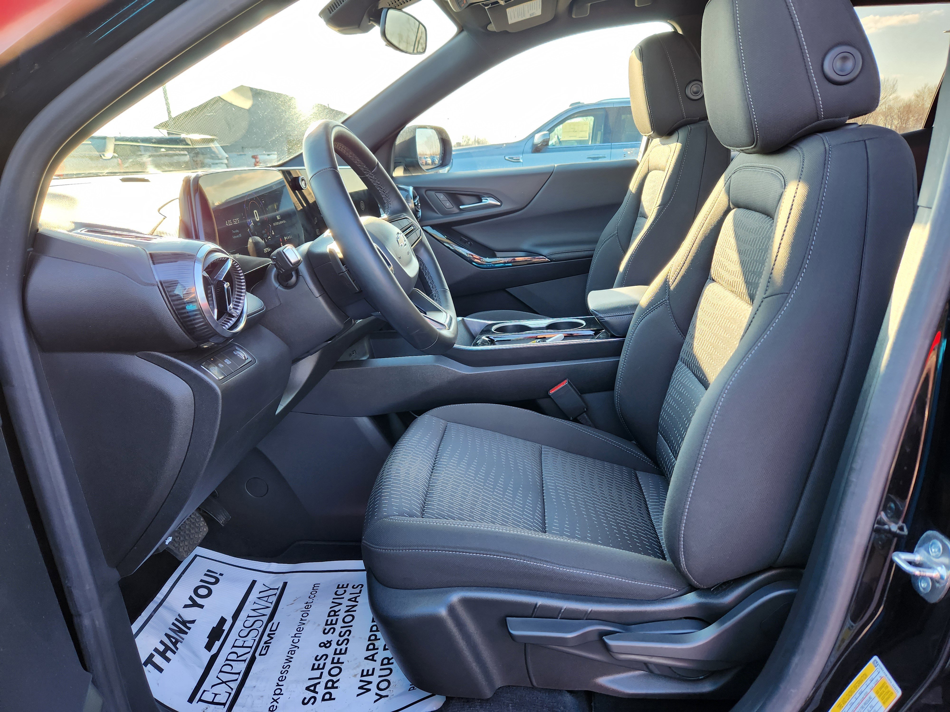 Used 2025 Chevrolet Equinox LT image 12