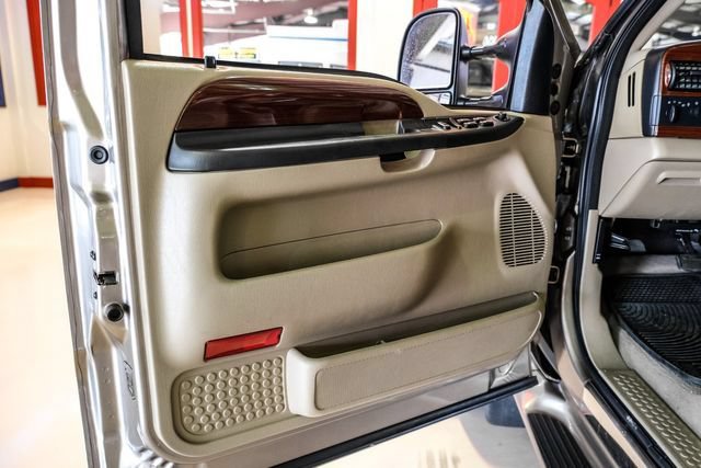 Used 2007 Ford F550 4x4 Crew Cab Super Duty image 41