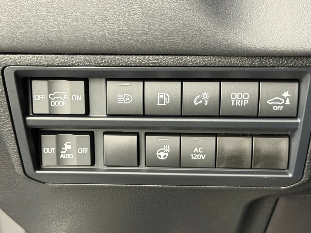Used 2026 Toyota Sequoia Platinum AWD/4WD image 30