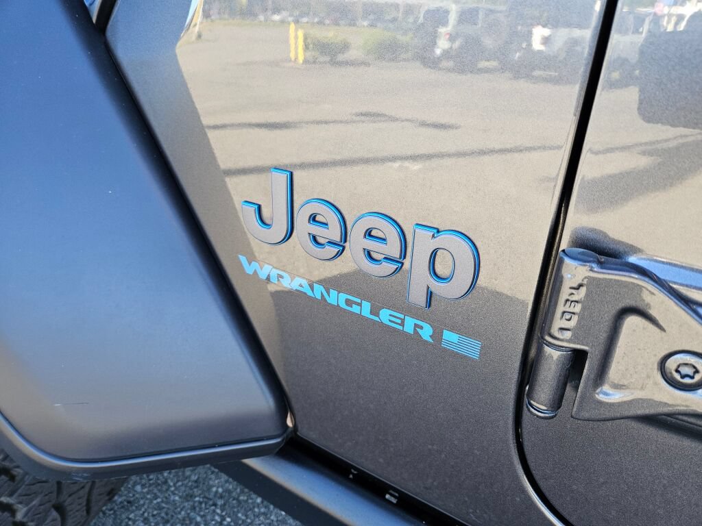 Used 2024 Jeep Wrangler Unlimited AWD/4WD image 9