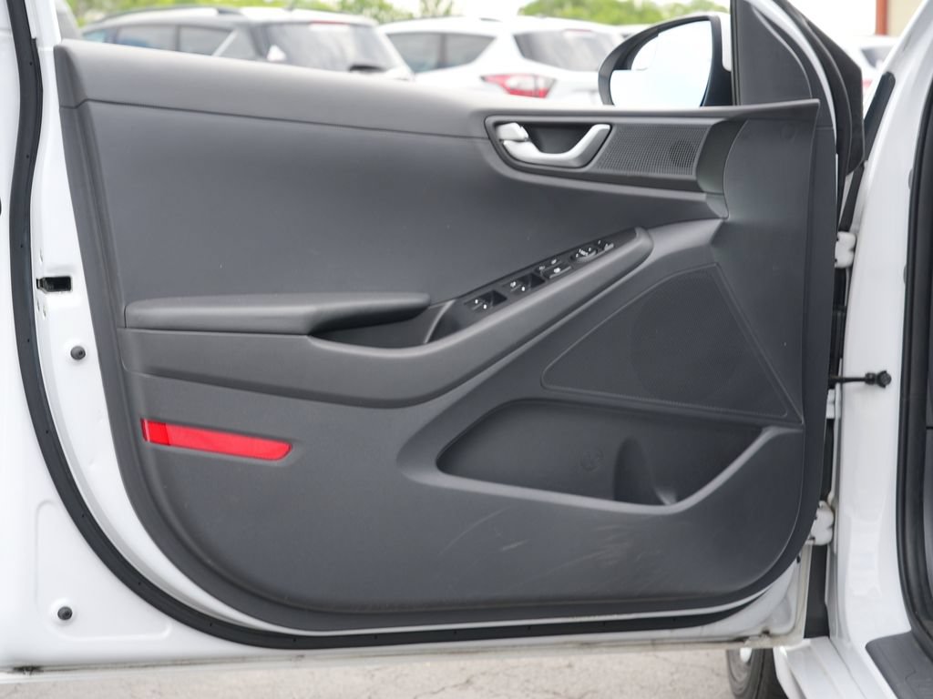 Used 2018 Hyundai Ioniq Blue FWD image 14