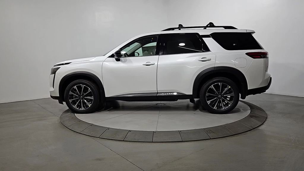 New 2026 Nissan Pathfinder Platinum AWD/4WD image 2