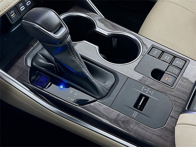 Used 2023 Toyota Highlander Limited image 18