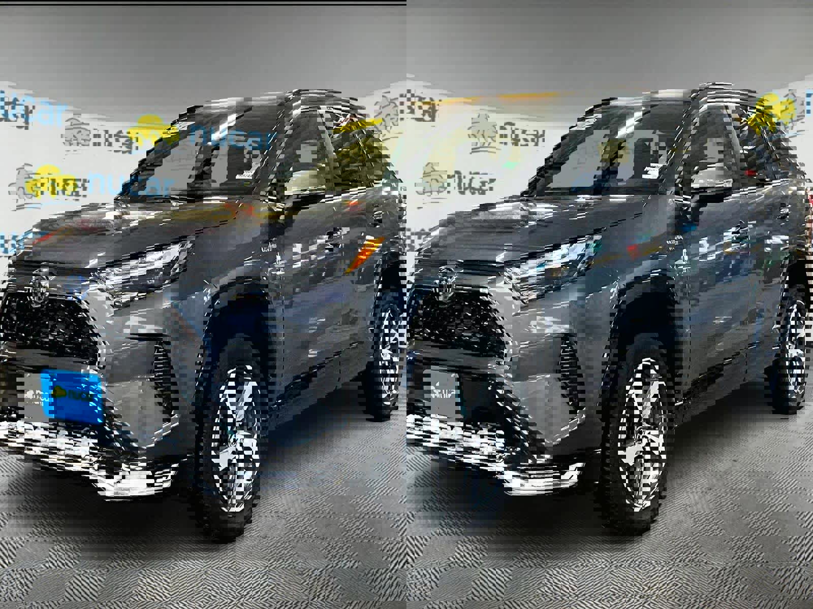 Used 2023 Toyota RAV4 SE image 3