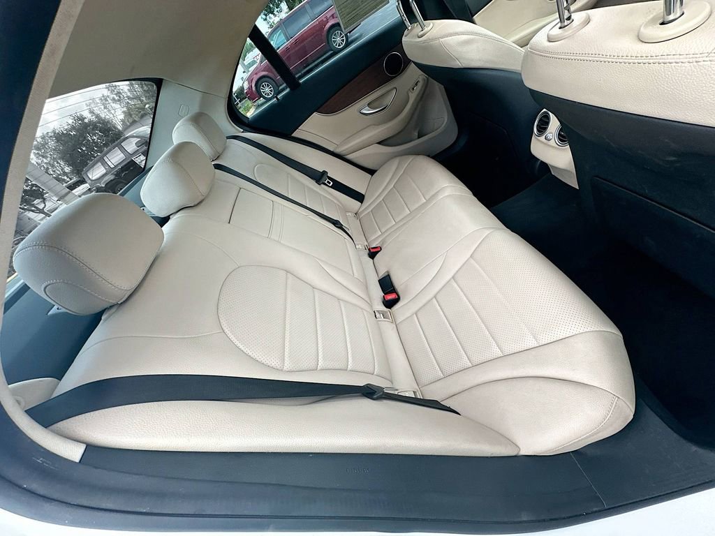 Used 2021 Mercedes-Benz C 300 4MATIC Sedan image 30
