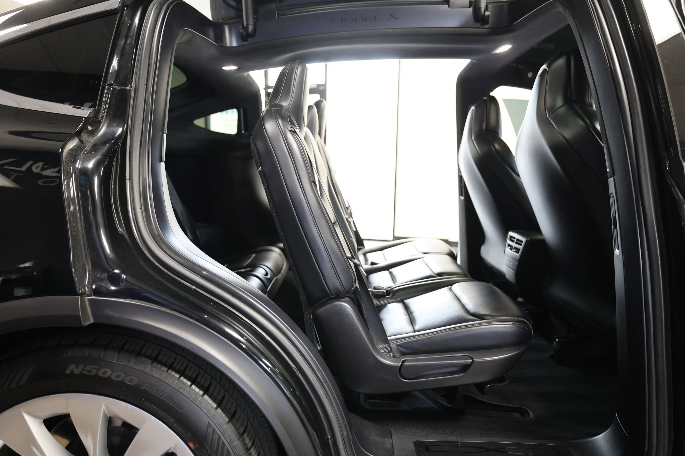 Used 2018 Tesla Model X 75D image 43