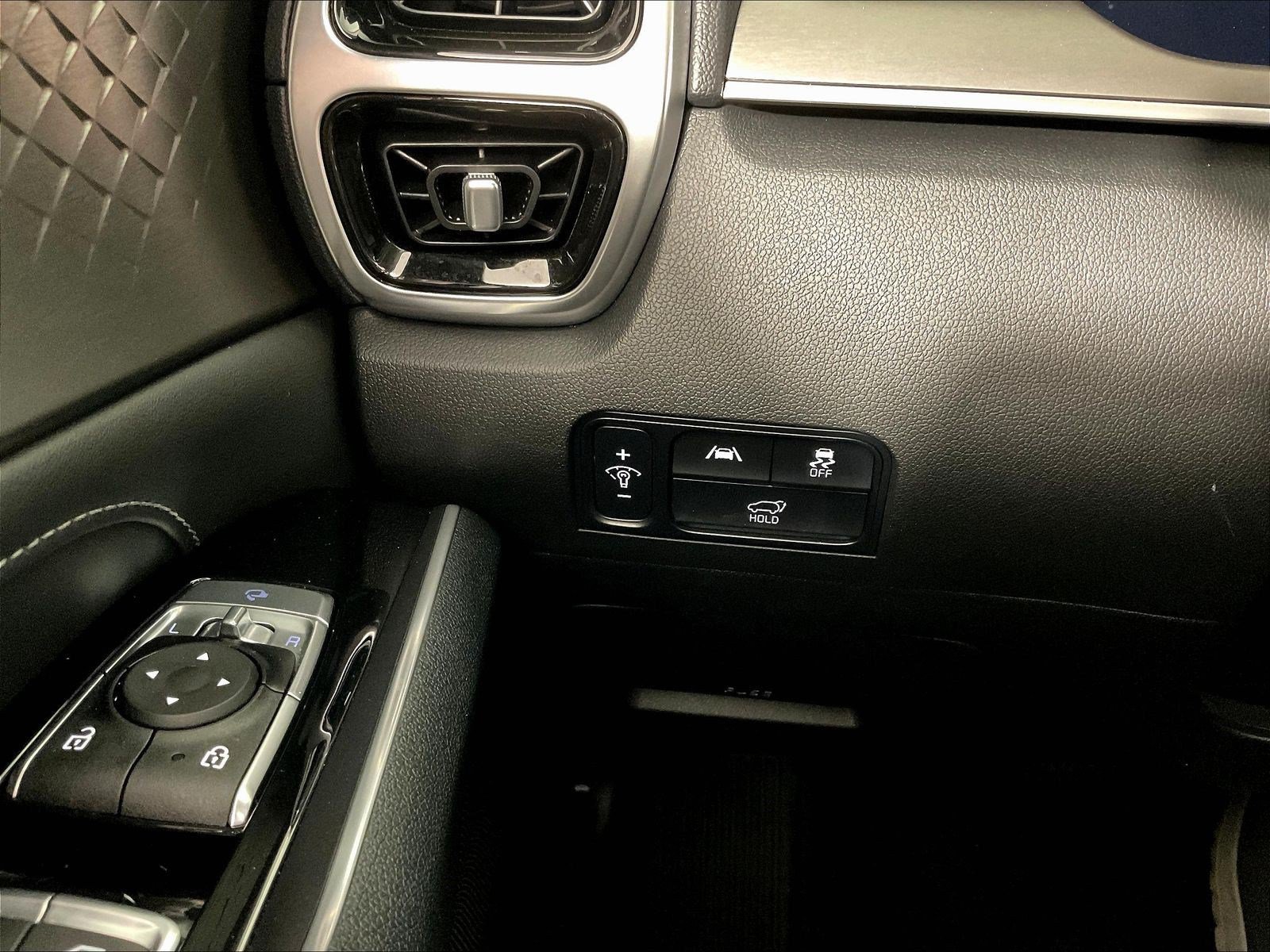 Used 2023 Kia Sorento SX AWD/4WD image 15