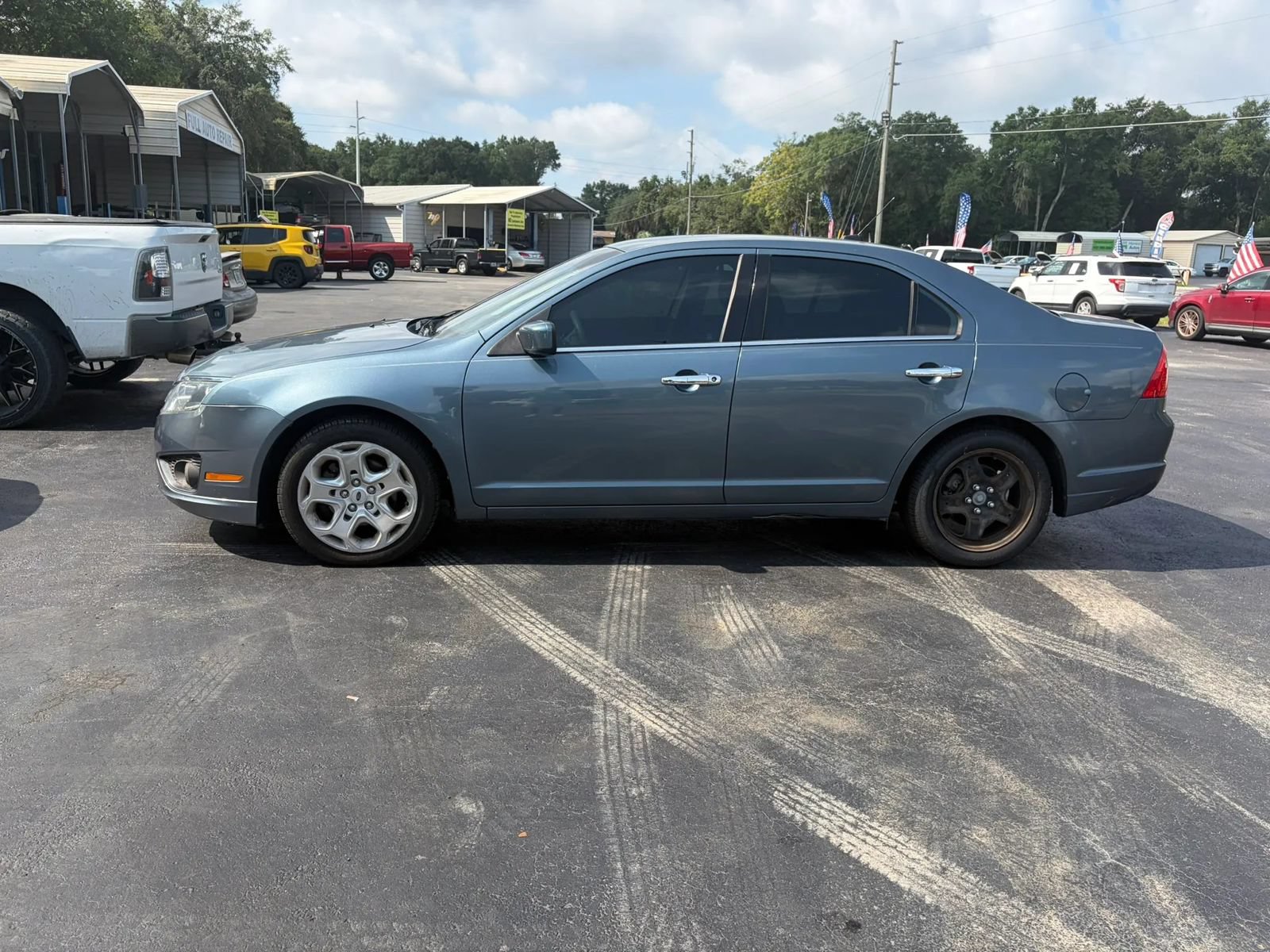 Used 2011 Ford Fusion SE FWD image 8
