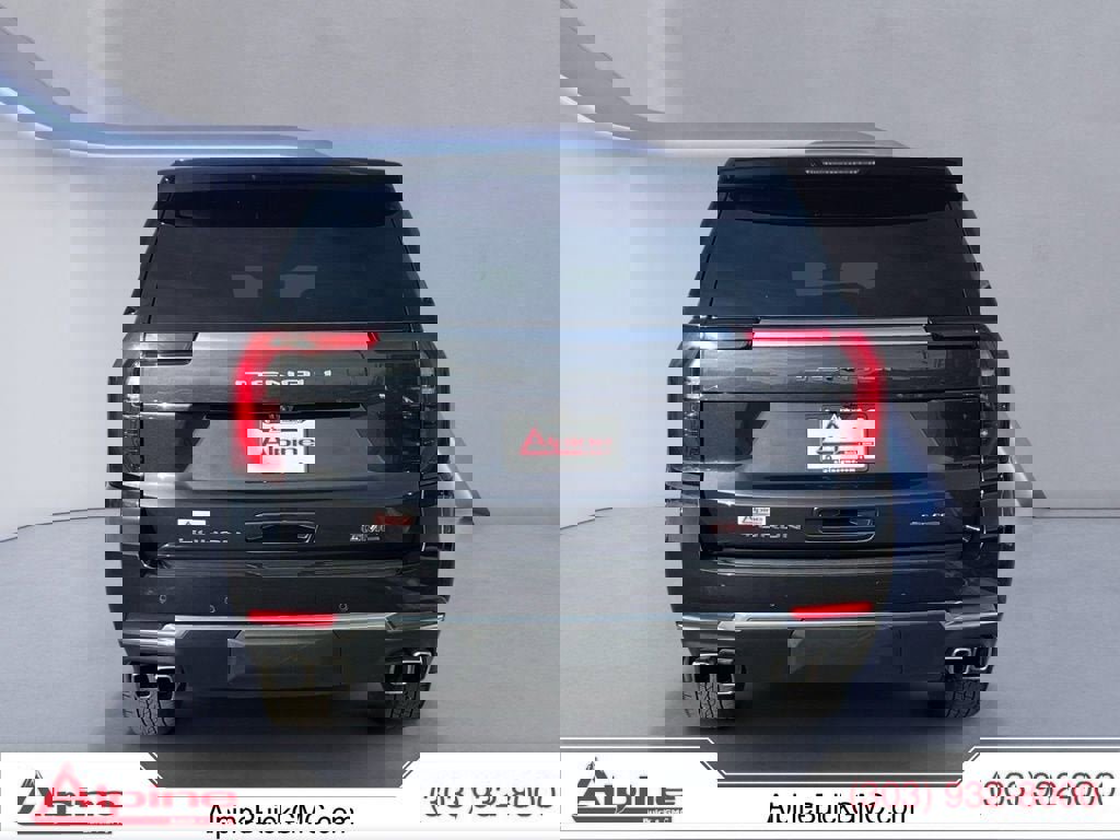 Used 2025 GMC Yukon XL Denali image 4