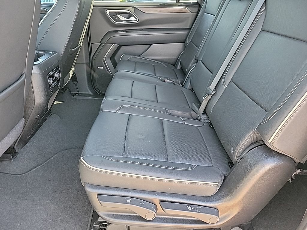 Used 2024 Chevrolet Suburban Premier AWD/4WD image 14