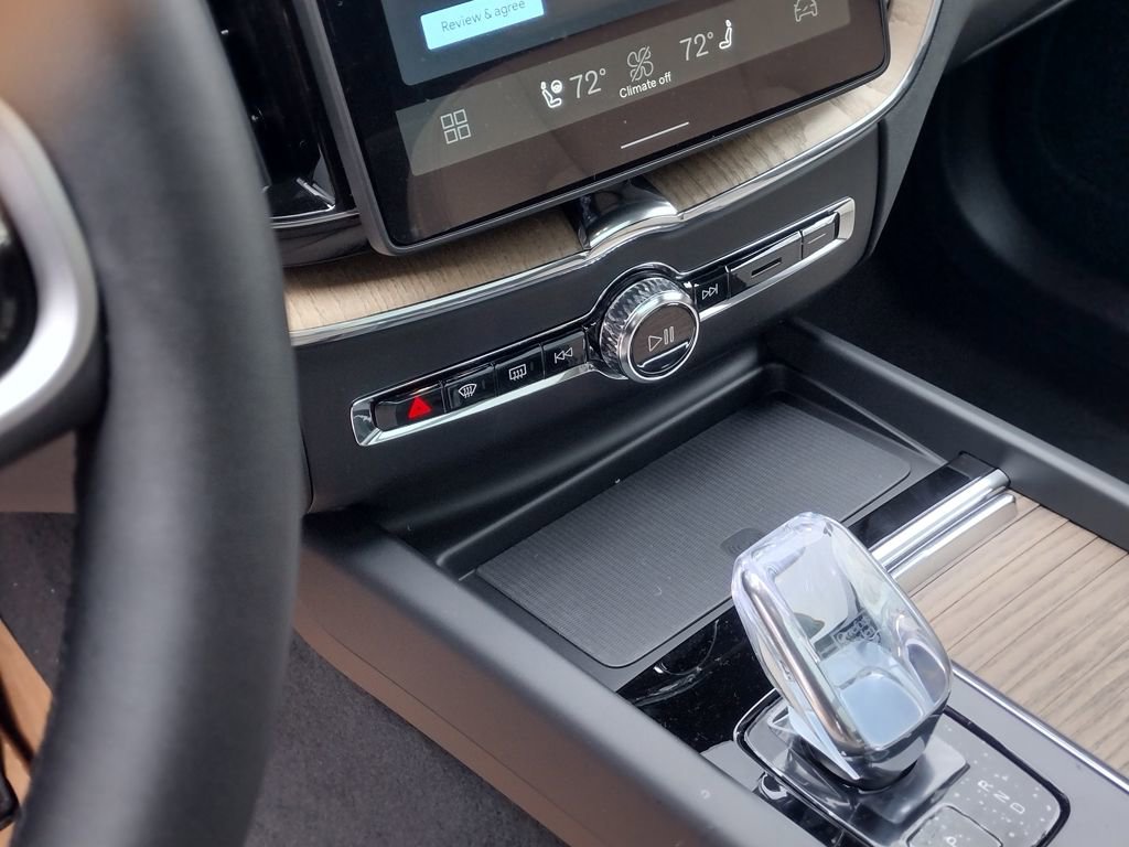 New 2026 Volvo XC60 B5 Plus w/ Protection Package Premier image 16