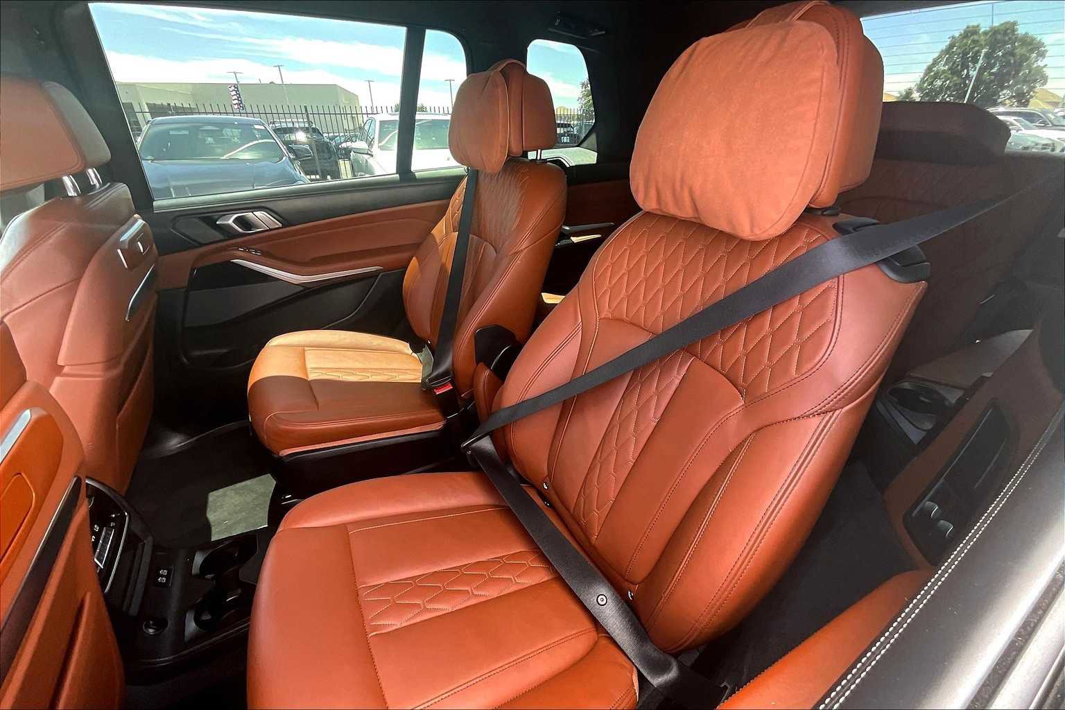 Used 2025 BMW X7 M60i image 29
