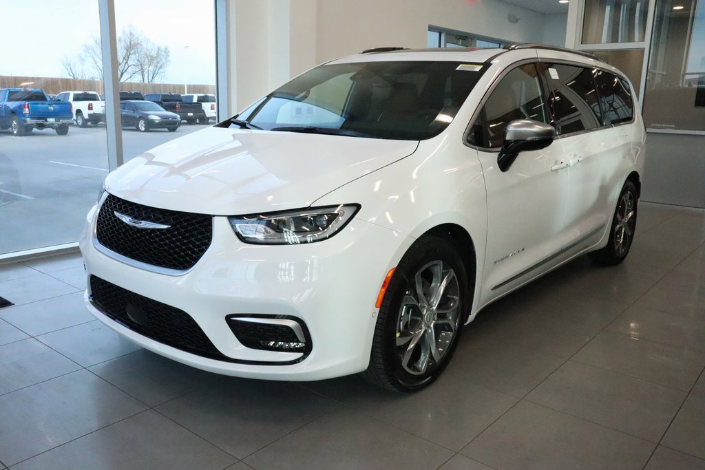 New 2026 Chrysler Pacifica Pinnacle image 11