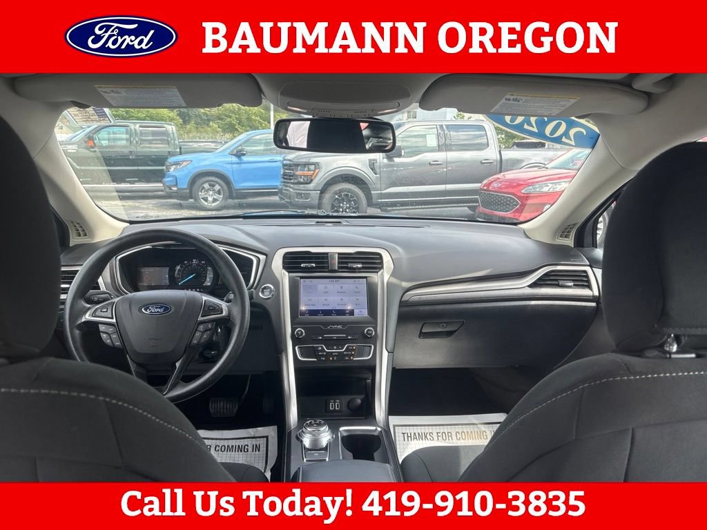 Used 2020 Ford Fusion SE FWD image 15