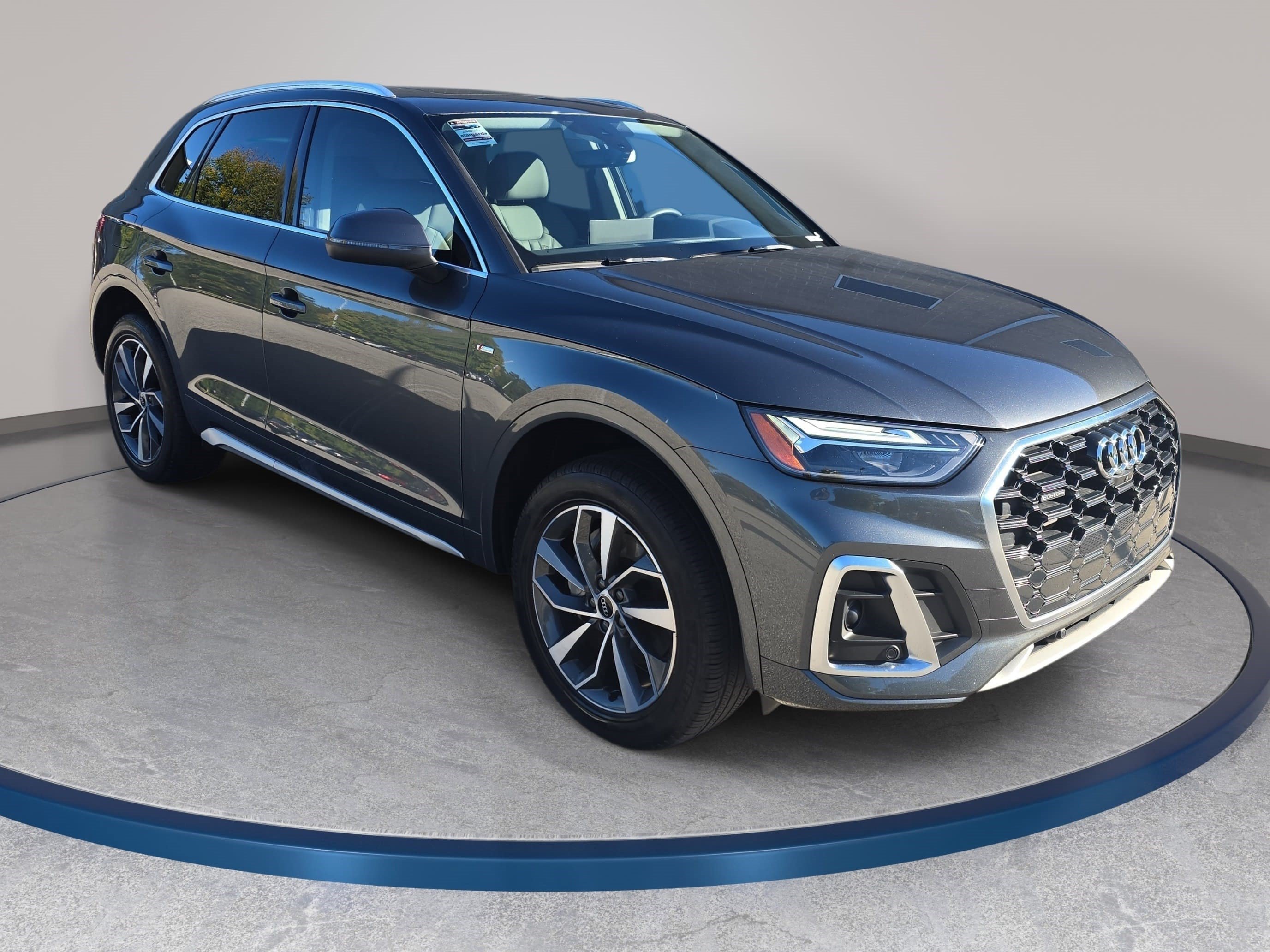 Used 2024 Audi Q5 2.0T Premium Plus w/ Premium Plus Package AWD/4WD image 3