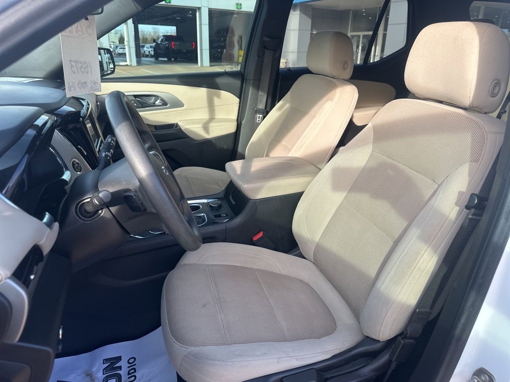 Used 2022 Chevrolet Traverse LS w/ Midnight/Sport Edition image 10