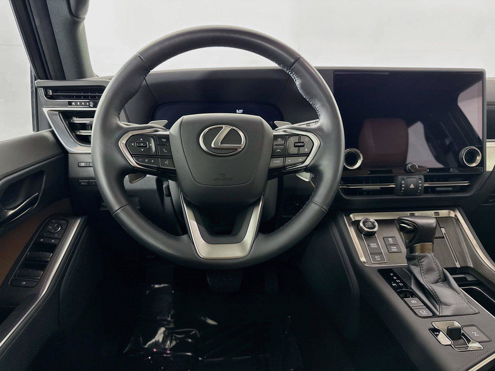 Used 2025 Lexus GX 550 w/ Cold Area Package AWD/4WD image 32