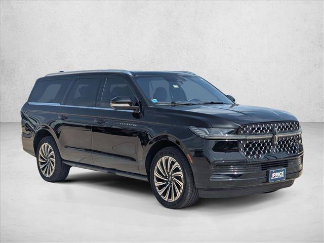 Used 2025 Lincoln Navigator L Black Label AWD/4WD image 2
