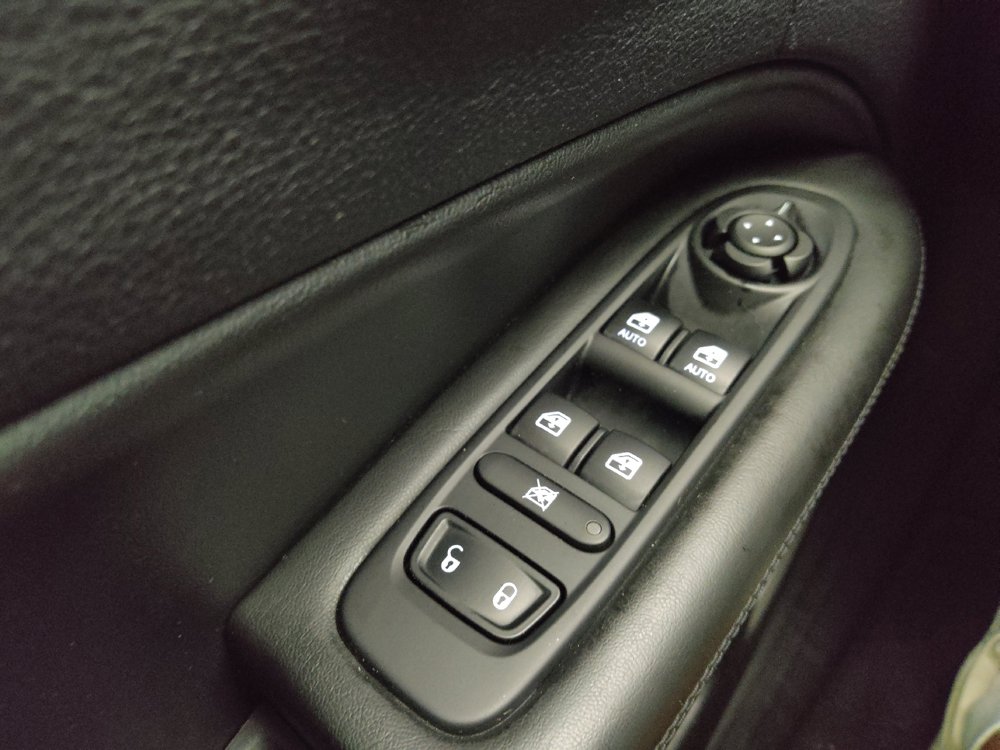 Used 2019 Jeep Compass Latitude FWD image 27