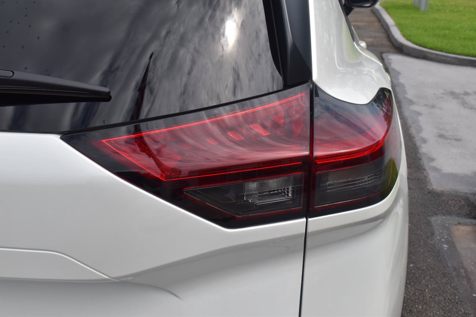 Used 2023 Nissan Rogue SV FWD image 9