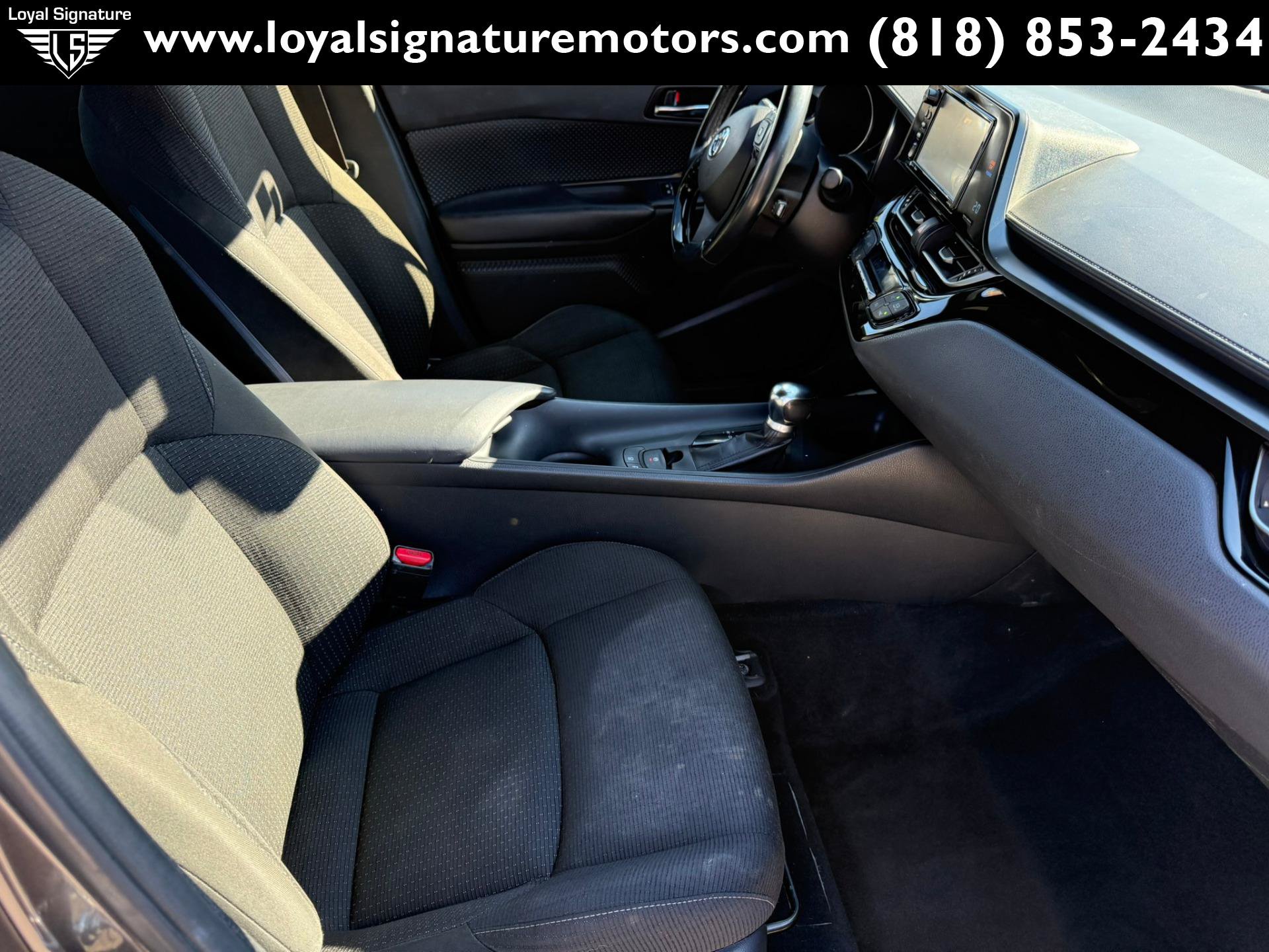 Used 2018 Toyota C-HR XLE FWD image 27