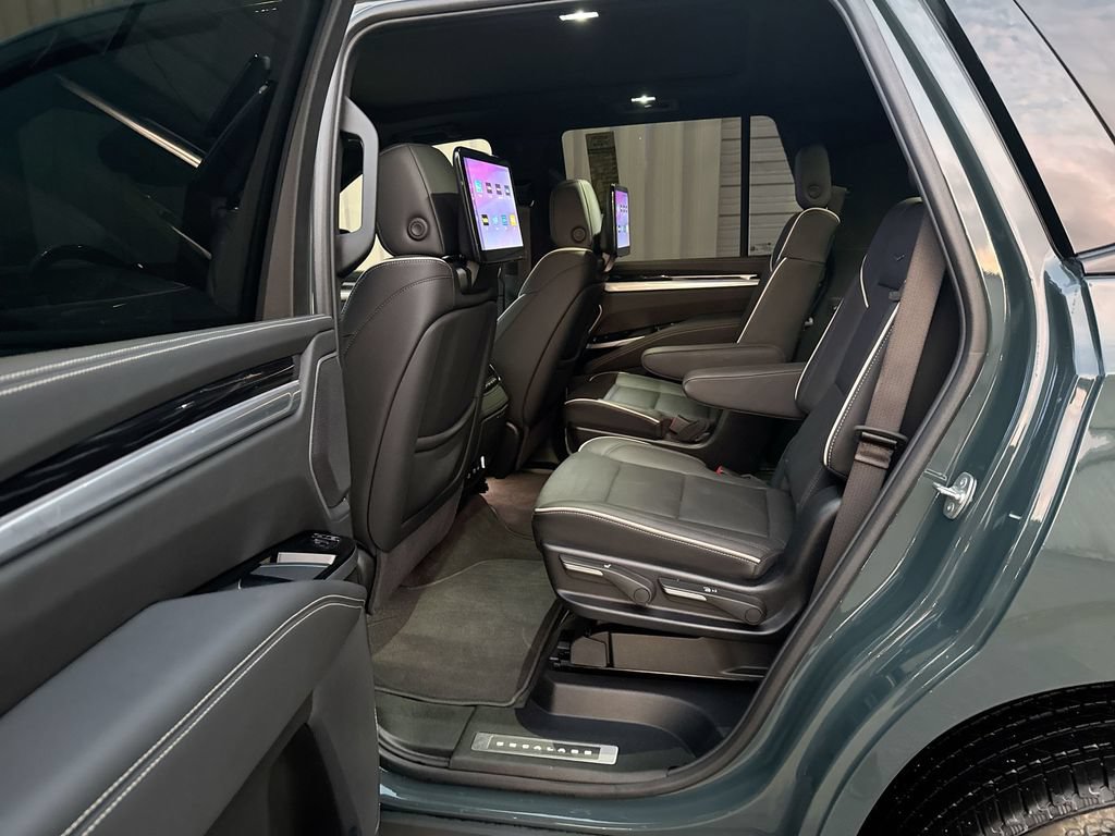 Used 2025 Cadillac Escalade Sport AWD/4WD image 29