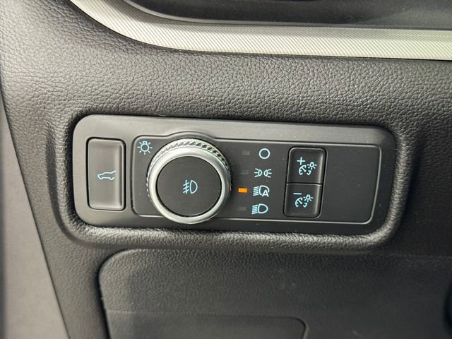 Used 2022 Ford Explorer XLT w/ Equipment Group 202A RWD image 35
