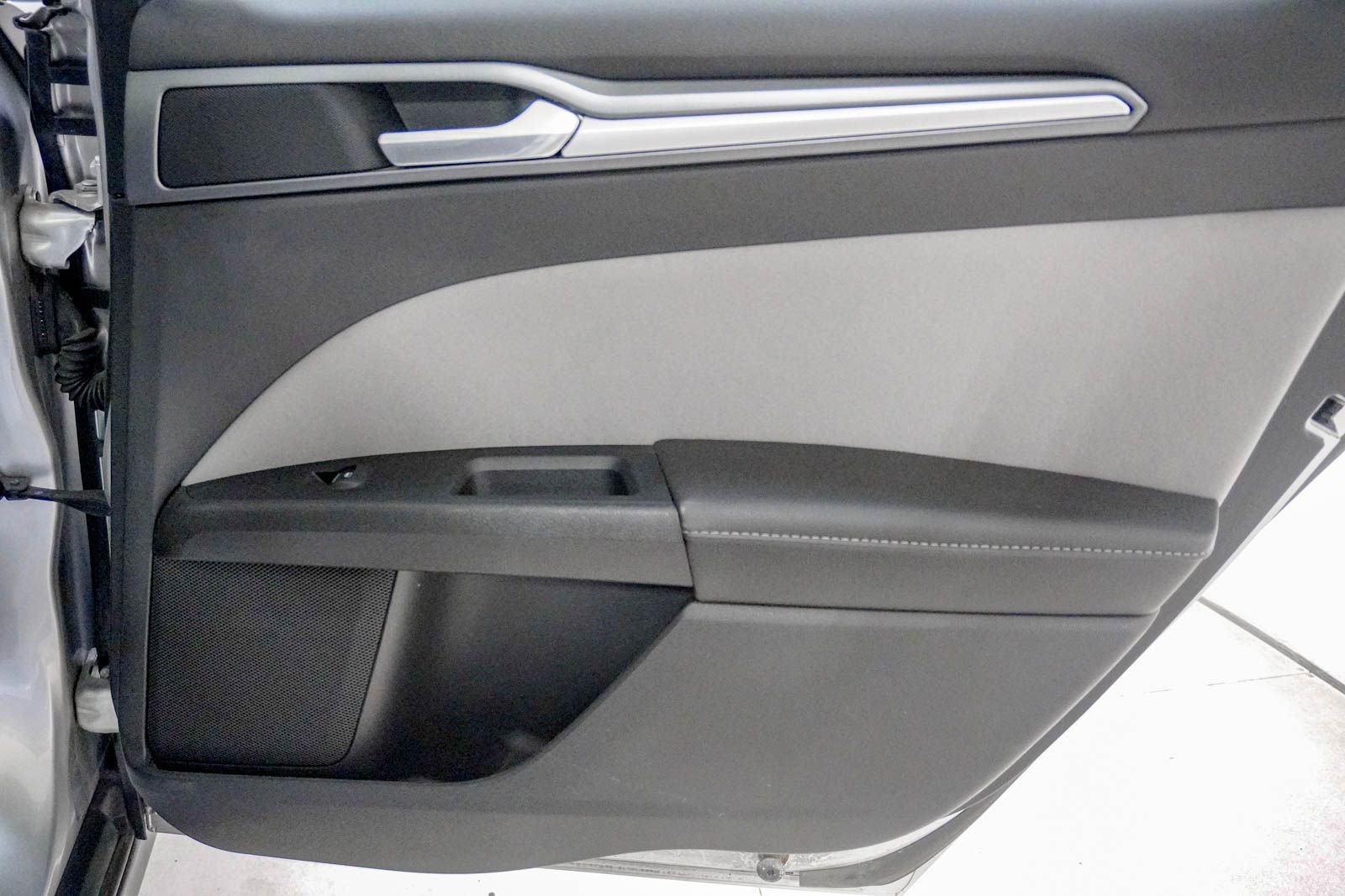 Used 2014 Ford Fusion S FWD image 30